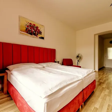 Otakar 3* Praha